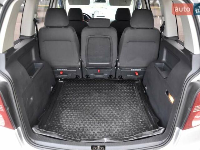 Сірий Фольксваген Туран, об'ємом двигуна 1.9 л та пробігом 172 тис. км за 6999 $, фото 20 на Automoto.ua