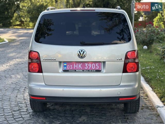 Серый Фольксваген Туран, объемом двигателя 1.4 л и пробегом 242 тыс. км за 6550 $, фото 7 на Automoto.ua