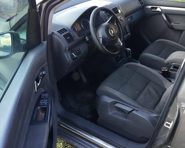 Сірий Фольксваген Туран, об'ємом двигуна 1.39 л та пробігом 333 тис. км за 7999 $, фото 3 на Automoto.ua