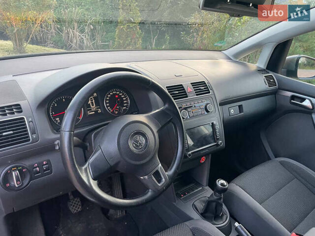 Сірий Фольксваген Туран, об'ємом двигуна 1.6 л та пробігом 230 тис. км за 11500 $, фото 7 на Automoto.ua