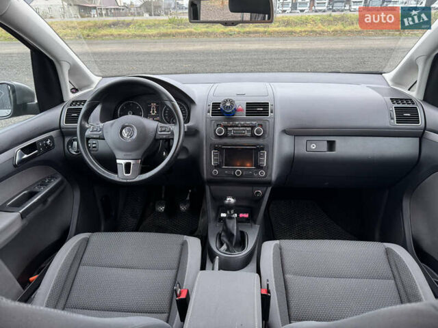 Серый Фольксваген Туран, объемом двигателя 1.6 л и пробегом 315 тыс. км за 9199 $, фото 8 на Automoto.ua