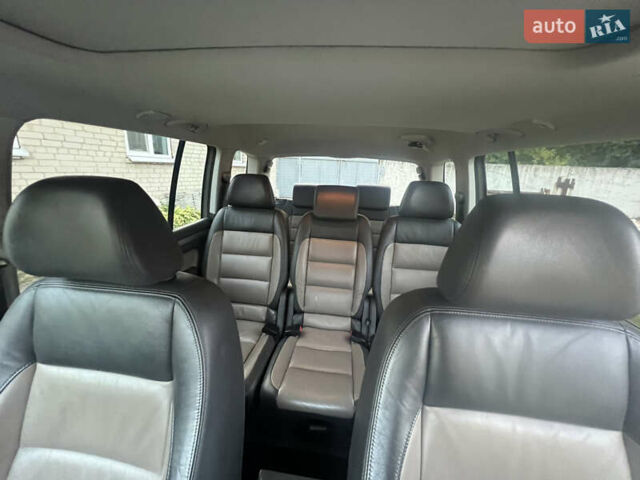 Серый Фольксваген Туран, объемом двигателя 1.97 л и пробегом 296 тыс. км за 10500 $, фото 20 на Automoto.ua