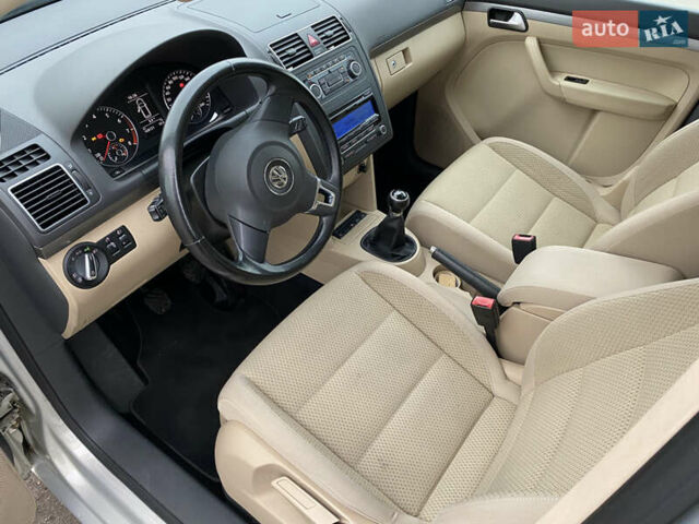 Серый Фольксваген Туран, объемом двигателя 1.39 л и пробегом 168 тыс. км за 9500 $, фото 64 на Automoto.ua