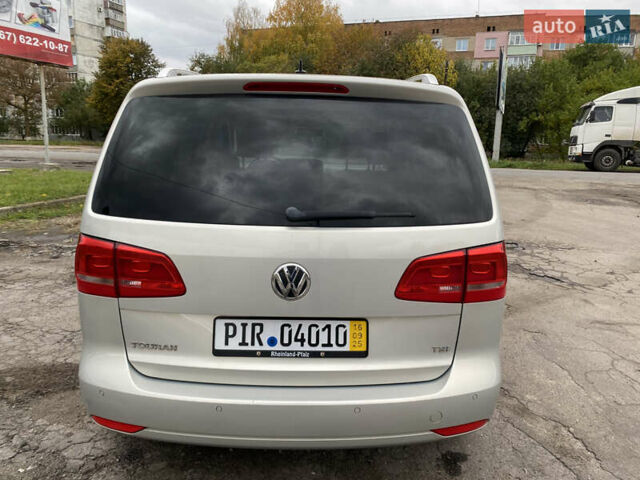 Серый Фольксваген Туран, объемом двигателя 1.39 л и пробегом 168 тыс. км за 9500 $, фото 25 на Automoto.ua