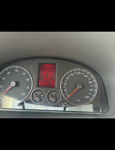 Серый Фольксваген Туран, объемом двигателя 1.4 л и пробегом 179 тыс. км за 8500 $, фото 36 на Automoto.ua