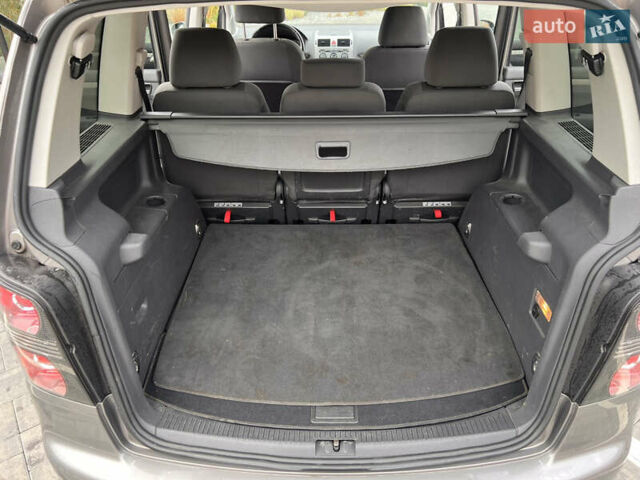 Сірий Фольксваген Туран, об'ємом двигуна 1.4 л та пробігом 135 тис. км за 6900 $, фото 9 на Automoto.ua