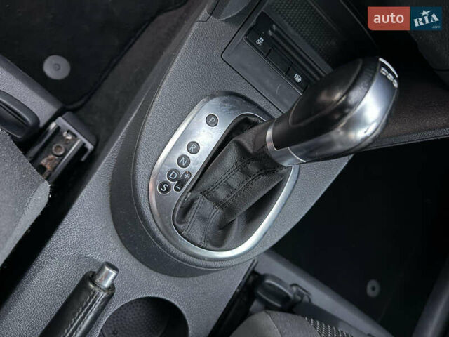 Серый Фольксваген Туран, объемом двигателя 1.4 л и пробегом 286 тыс. км за 8500 $, фото 13 на Automoto.ua