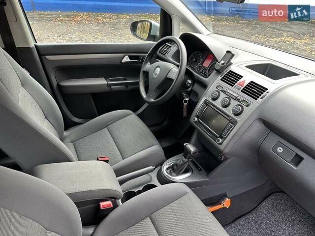 Сірий Фольксваген Туран, об'ємом двигуна 1.39 л та пробігом 216 тис. км за 8500 $, фото 29 на Automoto.ua