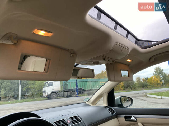 Серый Фольксваген Туран, объемом двигателя 1.39 л и пробегом 168 тыс. км за 9500 $, фото 67 на Automoto.ua