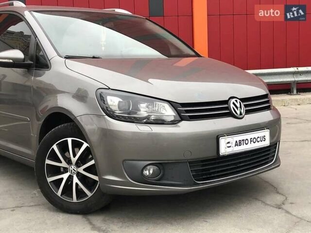 Сірий Фольксваген Туран, об'ємом двигуна 1.6 л та пробігом 265 тис. км за 9990 $, фото 1 на Automoto.ua