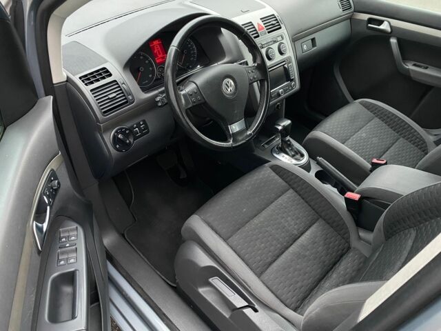 Серый Фольксваген Туран, объемом двигателя 1.4 л и пробегом 221 тыс. км за 7900 $, фото 11 на Automoto.ua