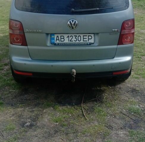 Серый Фольксваген Туран, объемом двигателя 1.4 л и пробегом 3 тыс. км за 6162 $, фото 2 на Automoto.ua