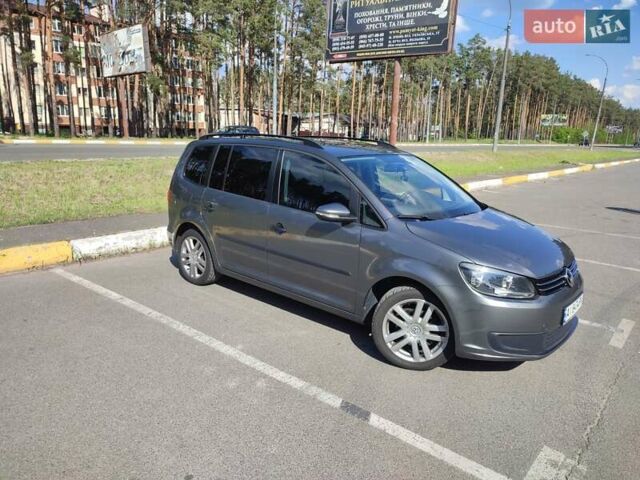 Сірий Фольксваген Туран, об'ємом двигуна 1.6 л та пробігом 247 тис. км за 9800 $, фото 1 на Automoto.ua