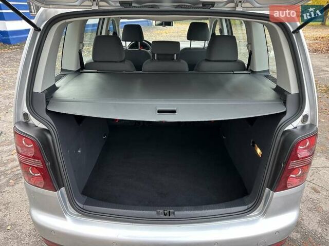 Сірий Фольксваген Туран, об'ємом двигуна 1.39 л та пробігом 216 тис. км за 8500 $, фото 23 на Automoto.ua