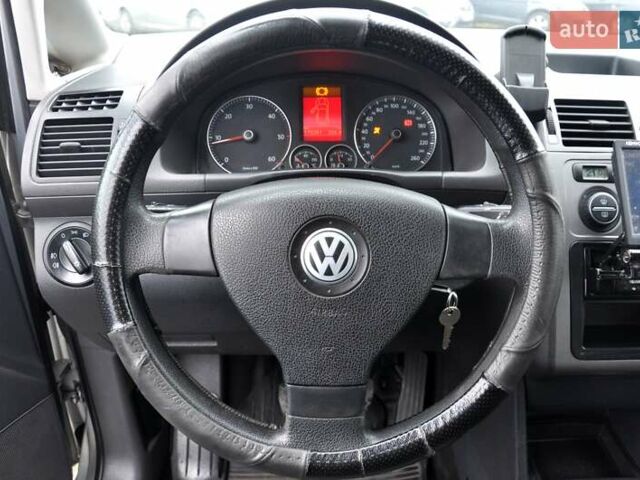 Сірий Фольксваген Туран, об'ємом двигуна 1.9 л та пробігом 172 тис. км за 6999 $, фото 37 на Automoto.ua