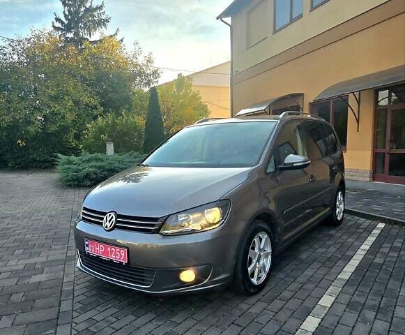 Серый Фольксваген Туран, объемом двигателя 1.6 л и пробегом 284 тыс. км за 9600 $, фото 9 на Automoto.ua