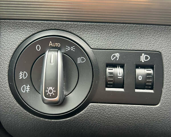 Серый Фольксваген Туран, объемом двигателя 1.4 л и пробегом 198 тыс. км за 8800 $, фото 38 на Automoto.ua