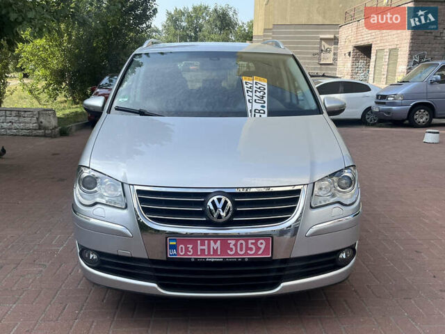 Серый Фольксваген Туран, объемом двигателя 1.4 л и пробегом 179 тыс. км за 8500 $, фото 2 на Automoto.ua