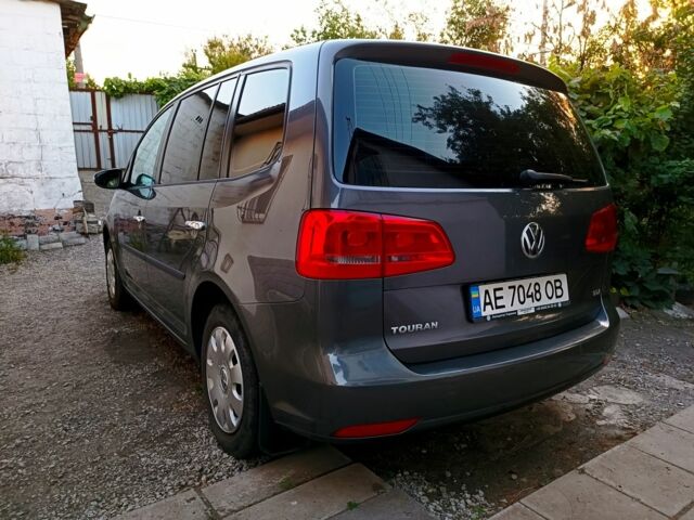 Сірий Фольксваген Туран, об'ємом двигуна 2 л та пробігом 325 тис. км за 9000 $, фото 8 на Automoto.ua