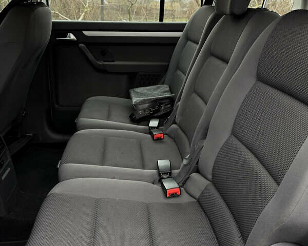 Серый Фольксваген Туран, объемом двигателя 1.39 л и пробегом 118 тыс. км за 9200 $, фото 38 на Automoto.ua