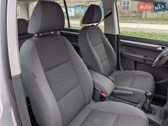 Серый Фольксваген Туран, объемом двигателя 1.4 л и пробегом 274 тыс. км за 7500 $, фото 33 на Automoto.ua