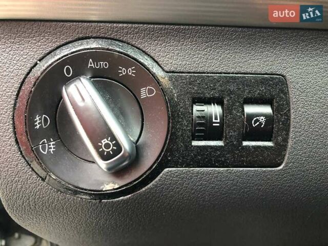 Сірий Фольксваген Туран, об'ємом двигуна 1.6 л та пробігом 265 тис. км за 9990 $, фото 17 на Automoto.ua