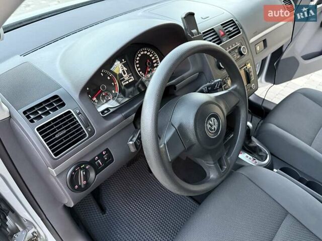 Серый Фольксваген Туран, объемом двигателя 1.4 л и пробегом 167 тыс. км за 9999 $, фото 90 на Automoto.ua