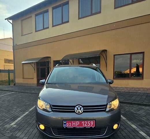 Серый Фольксваген Туран, объемом двигателя 1.6 л и пробегом 284 тыс. км за 9600 $, фото 3 на Automoto.ua