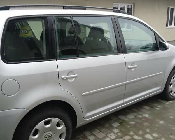 Серый Фольксваген Туран, объемом двигателя 1.9 л и пробегом 316 тыс. км за 8550 $, фото 5 на Automoto.ua