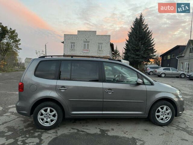 Серый Фольксваген Туран, объемом двигателя 1.4 л и пробегом 286 тыс. км за 8500 $, фото 6 на Automoto.ua