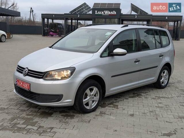 Серый Фольксваген Туран, объемом двигателя 1.4 л и пробегом 274 тыс. км за 7500 $, фото 1 на Automoto.ua