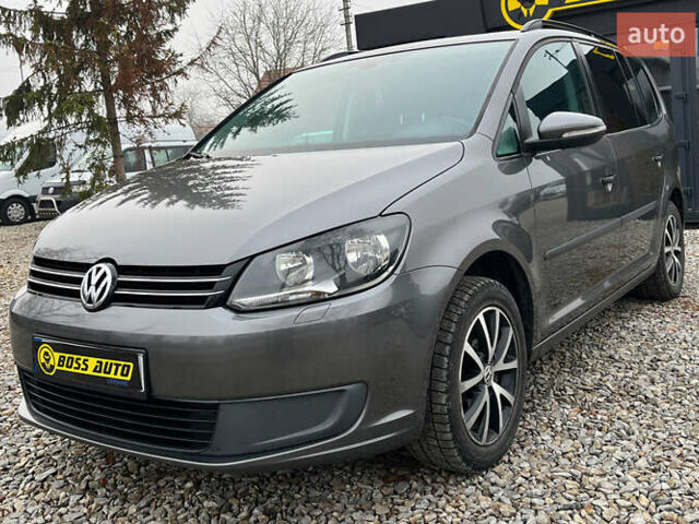 Серый Фольксваген Туран, объемом двигателя 1.6 л и пробегом 244 тыс. км за 9999 $, фото 2 на Automoto.ua