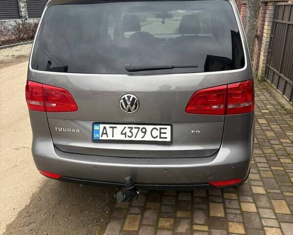 Сірий Фольксваген Туран, об'ємом двигуна 1.6 л та пробігом 245 тис. км за 9500 $, фото 2 на Automoto.ua