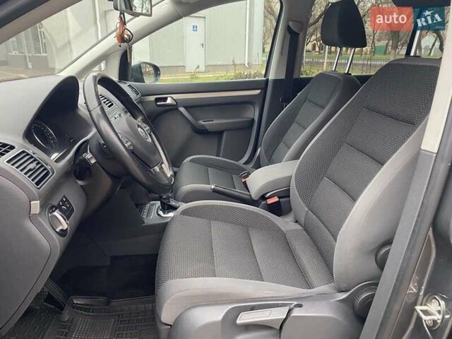 Серый Фольксваген Туран, объемом двигателя 1.39 л и пробегом 174 тыс. км за 10200 $, фото 24 на Automoto.ua