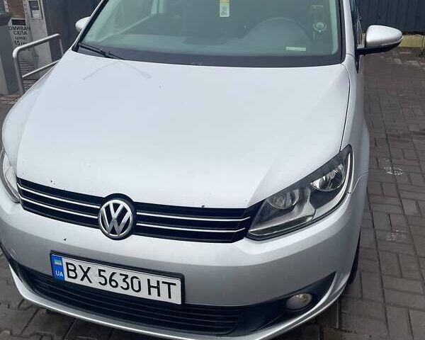 Серый Фольксваген Туран, объемом двигателя 1.6 л и пробегом 318 тыс. км за 8500 $, фото 2 на Automoto.ua