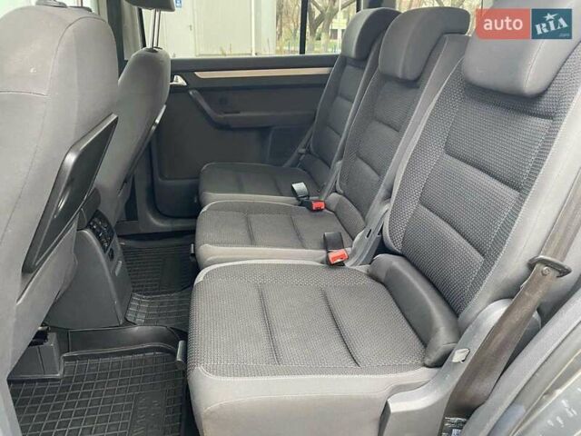 Серый Фольксваген Туран, объемом двигателя 1.39 л и пробегом 174 тыс. км за 10200 $, фото 27 на Automoto.ua