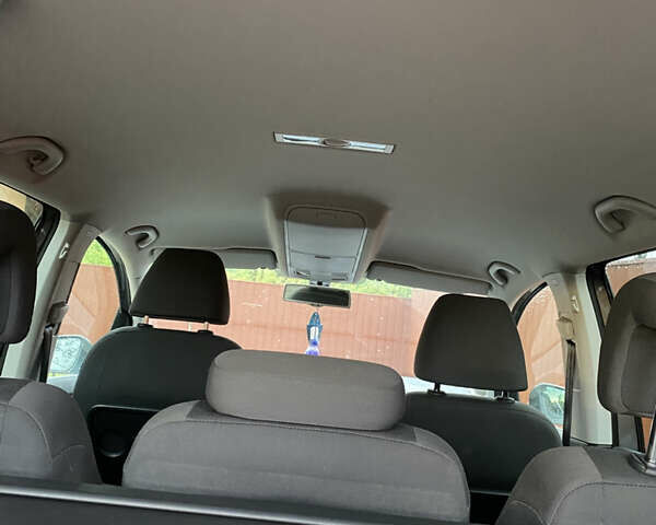 Серый Фольксваген Туран, объемом двигателя 1.6 л и пробегом 229 тыс. км за 11600 $, фото 9 на Automoto.ua