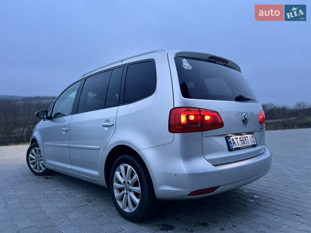 Серый Фольксваген Туран, объемом двигателя 1.6 л и пробегом 290 тыс. км за 9200 $, фото 7 на Automoto.ua