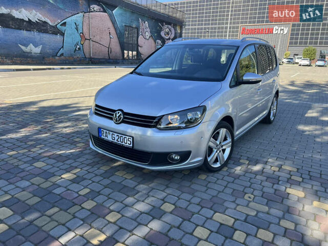 Серый Фольксваген Туран, объемом двигателя 2 л и пробегом 252 тыс. км за 11750 $, фото 1 на Automoto.ua