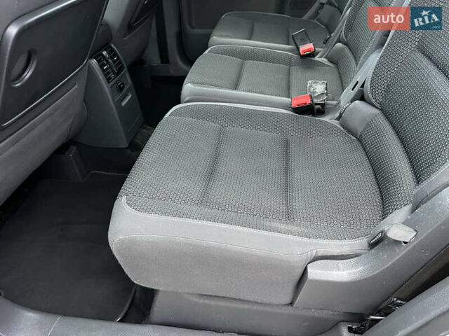 Сірий Фольксваген Туран, об'ємом двигуна 1.4 л та пробігом 223 тис. км за 7750 $, фото 77 на Automoto.ua