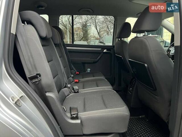 Серый Фольксваген Туран, объемом двигателя 1.39 л и пробегом 224 тыс. км за 7500 $, фото 21 на Automoto.ua