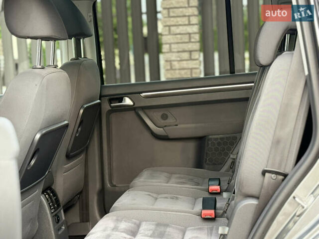 Сірий Фольксваген Туран, об'ємом двигуна 1.4 л та пробігом 217 тис. км за 9750 $, фото 15 на Automoto.ua