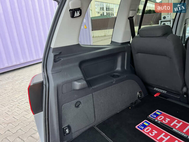 Сірий Фольксваген Туран, об'ємом двигуна 1.4 л та пробігом 223 тис. км за 7750 $, фото 88 на Automoto.ua