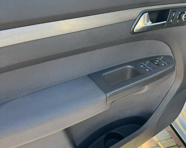 Сірий Фольксваген Туран, об'ємом двигуна 2 л та пробігом 346 тис. км за 12800 $, фото 42 на Automoto.ua