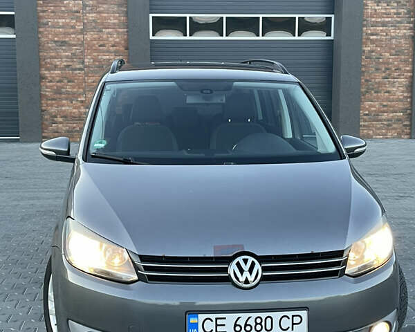 Серый Фольксваген Туран, объемом двигателя 1.6 л и пробегом 331 тыс. км за 8700 $, фото 1 на Automoto.ua