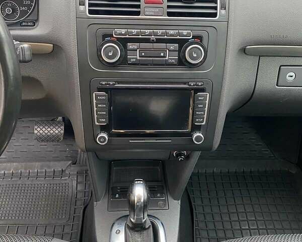 Серый Фольксваген Туран, объемом двигателя 1.39 л и пробегом 174 тыс. км за 10200 $, фото 43 на Automoto.ua