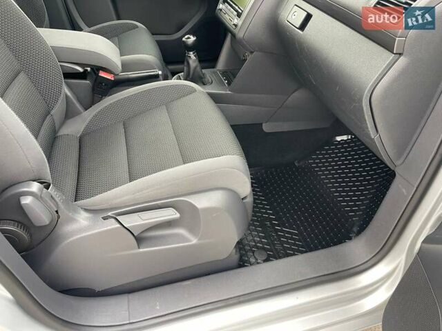 Серый Фольксваген Туран, объемом двигателя 1.39 л и пробегом 239 тыс. км за 7999 $, фото 35 на Automoto.ua