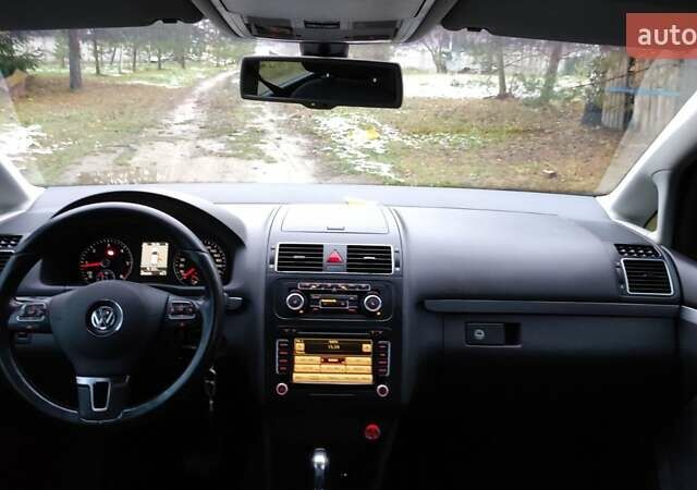 Серый Фольксваген Туран, объемом двигателя 1.6 л и пробегом 302 тыс. км за 10550 $, фото 18 на Automoto.ua