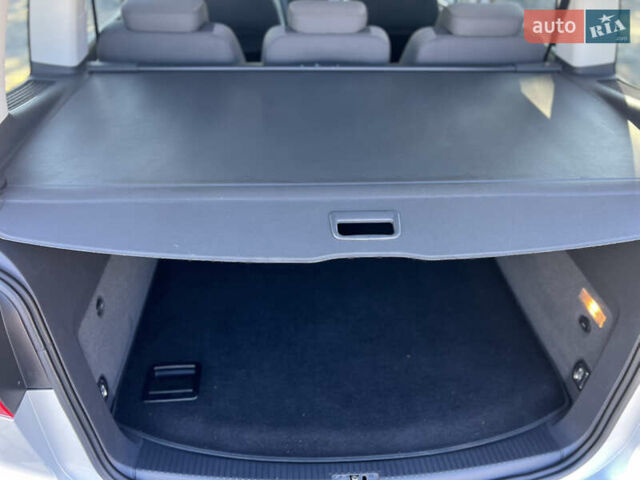 Серый Фольксваген Туран, объемом двигателя 2 л и пробегом 252 тыс. км за 11750 $, фото 20 на Automoto.ua