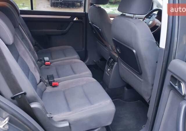 Серый Фольксваген Туран, объемом двигателя 1.6 л и пробегом 302 тыс. км за 10550 $, фото 15 на Automoto.ua